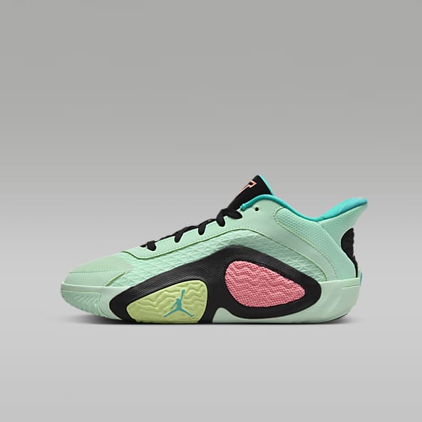 Green jordan basketball shoes deals